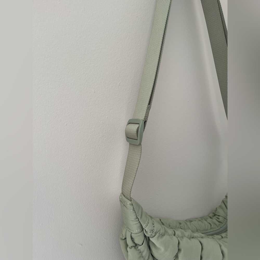 Elegant Sage Green Quilted Shoulder Bag - Picture 4 of 8